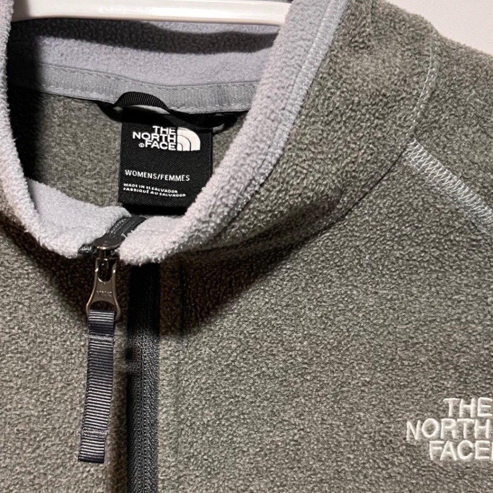 The North Face Womens Fleece 1/4 Zip Pullover Gray Long Sleeve Sweatshirt Size S - Picture 2 of 6